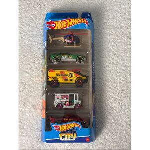 Hot Wheels 2022 HW CITY Series 5 Vehicle Gift Pack/Diecast 1:64